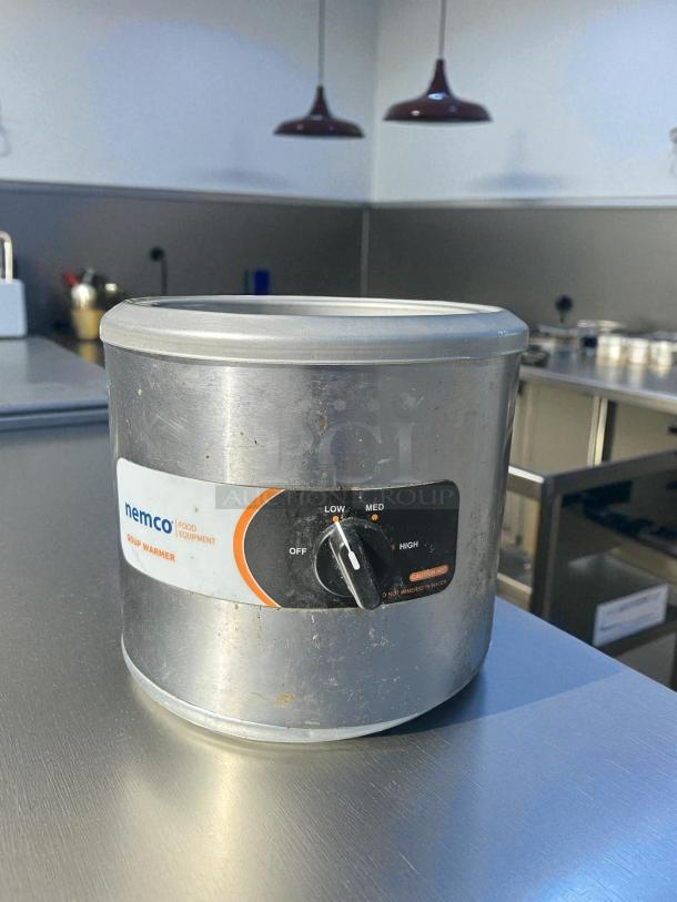 Nemco 6101A 11 Qt. Countertop Warmer, stainless steel, tested, working, 120V, 750W, labeled controls, great condition.