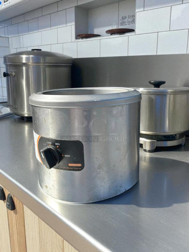 Nemco 6101A 11 Qt. Countertop Warmer, stainless steel, temperature dial, tested and working, good condition.