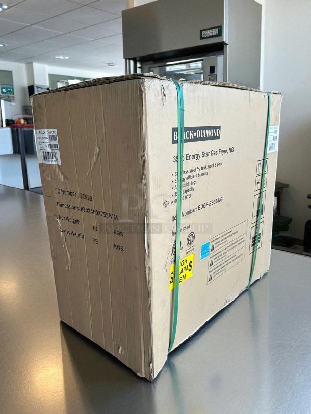 Brand new Black Diamond BDGF-ES35/NG gas fryer in original packaging, 35 lb vat, floor model, natural gas, 90,000 BTU.