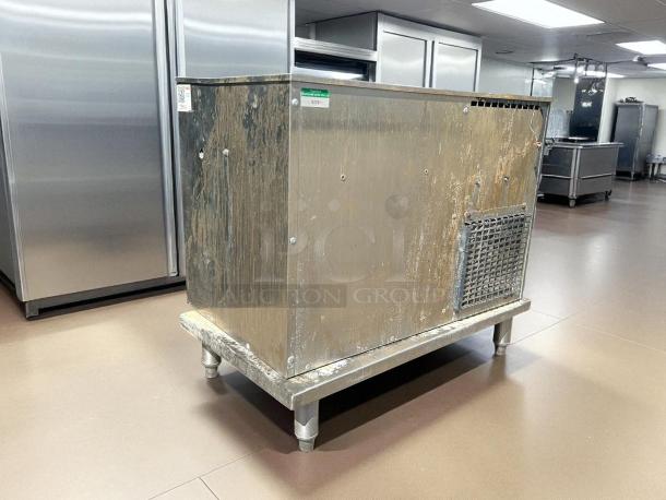 Multiplex SC180 Super-Chil water chiller, stainless steel, tested, working condition, minor wear visible, auction item.