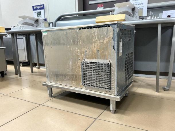 Multiplex SC180 Super-Chil water chiller, stainless steel, tested working condition. Visible wear, model and safety labels attached.