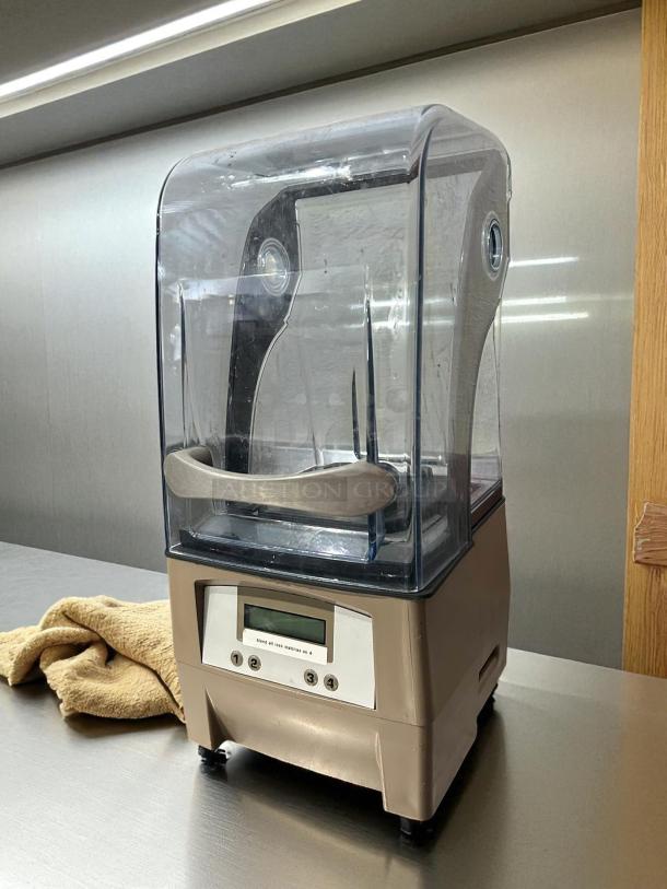Vitamix 036019-ABAB The Quiet One, 48oz, on-counter bar blender, 3 HP, excellent condition, tested and working.