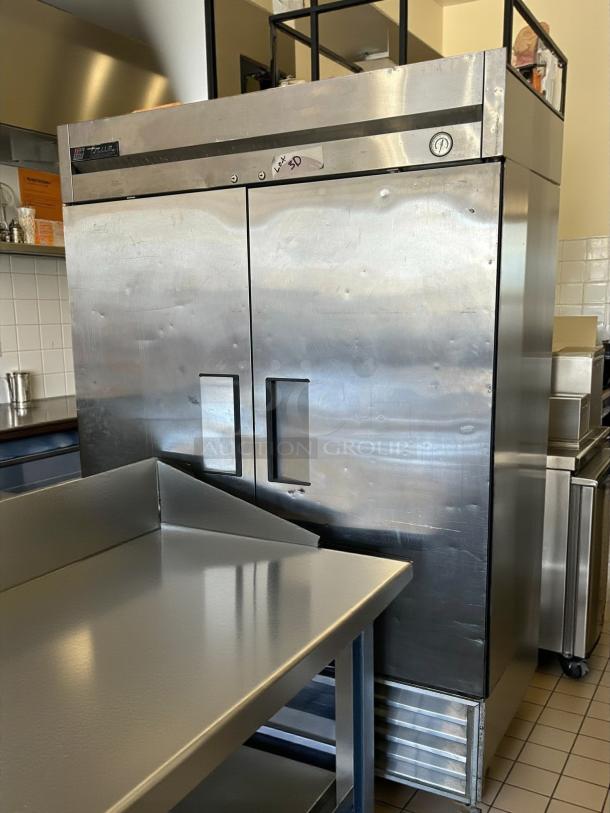 True T-49-HC Reach-In Solid Door Refrigerator, excellent condition, hydrocarbon refrigerant, tested and working.