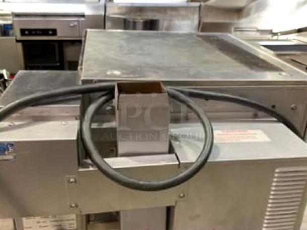 Lincoln Impinger Model 1301-11 electric conveyor pizza oven in outstanding condition, fully tested and working, 208V.