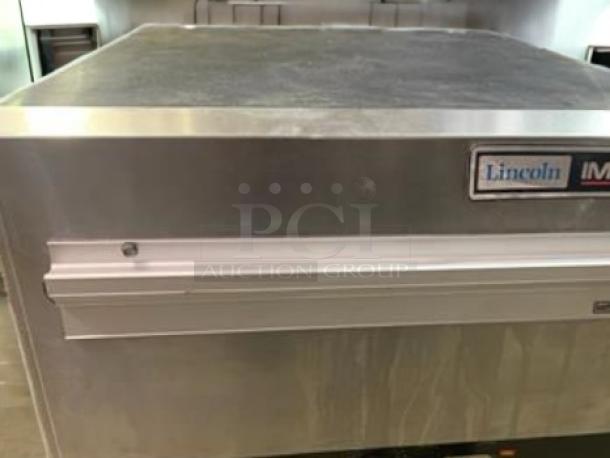 Lincoln Impinger countertop electric conveyor pizza oven, Model 1301-11, outstanding condition, 208V, fully tested.