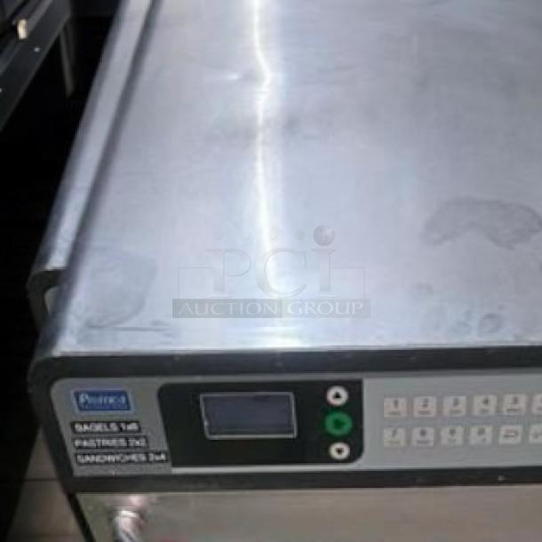 Prática Chef Express high-speed oven, model Chef Express, in outstanding condition, 208/240V, with control panel and display.