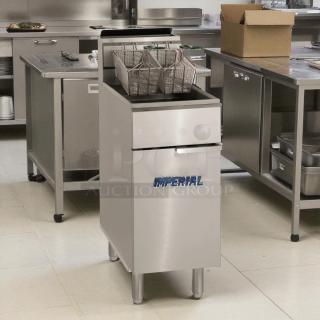 Excellent Condition - Imperial Range IFS-40NG Natural Gas 40 lb. Tube Fired Fryer - 105,000 BTU - Tested and Working! - Item #1214400