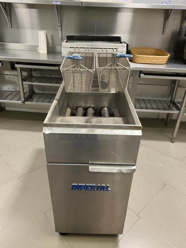 Imperial Range IFS-40NG natural gas fryer, 40 lb. capacity, 105,000 BTU, excellent condition, tested and working.