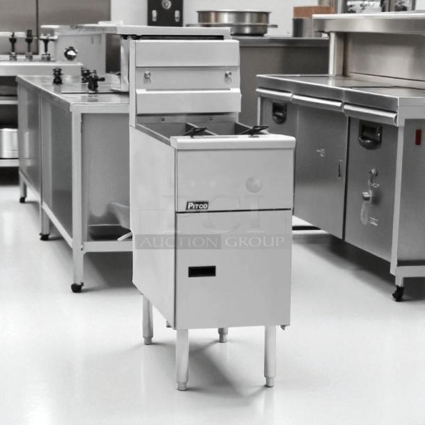 Pitco SG14T-S gas fryer, split pot, 2x25-lb frypots, floor model, 100,000 BTU, tested, working, in stainless steel.