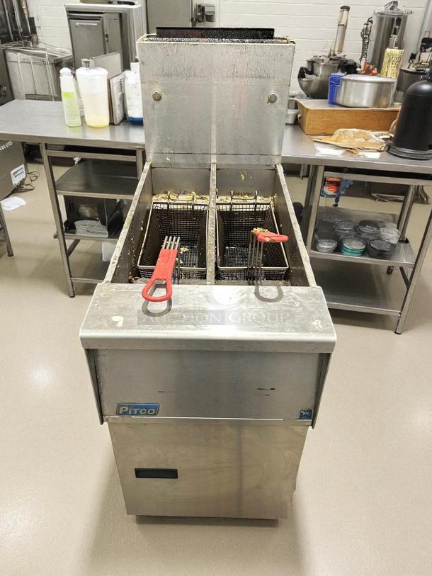Pitco SG14T-S split pot gas fryer, 50-lb capacity, millivolt control, stainless steel, tested, working, 100,000 BTU.