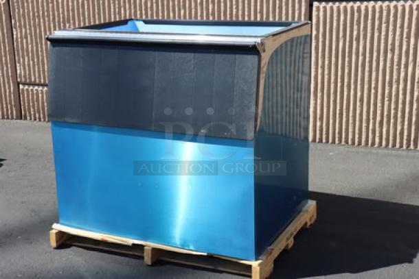 Brand new Hoshizaki B-700SF 44" ice storage bin, stainless steel finish, 700 lb capacity. Out of packaging, minor scratches/dents.
