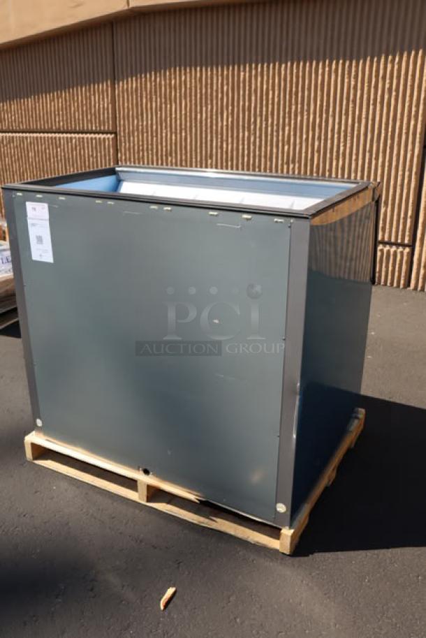 BRAND NEW 2025 Hoshizaki B-700SF 44" Ice Storage Bin, 700 lb. capacity, stainless steel. Out of packaging, minor dents/scratches.