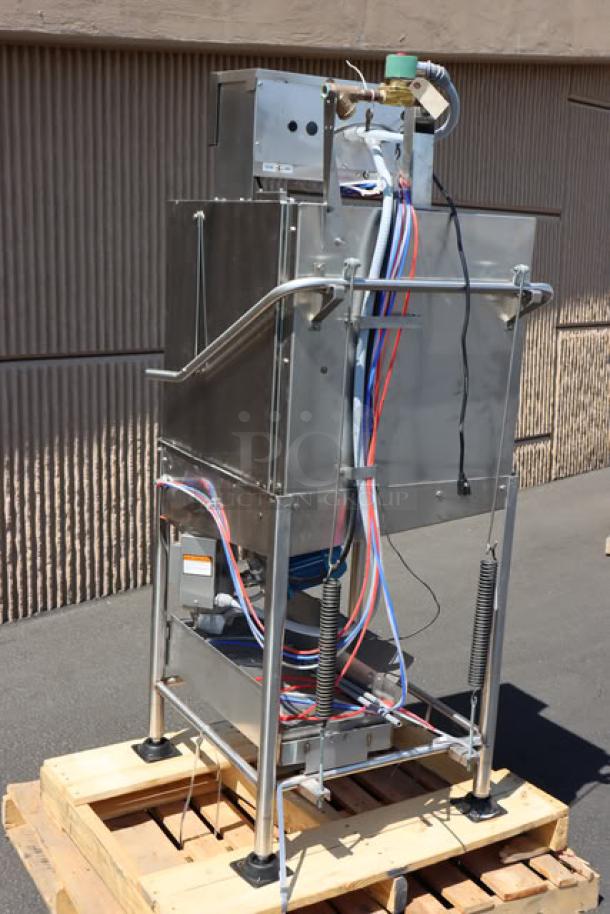 Noble Warewashing I-E Single Rack Low Temp Door-Type Dish Machine, Model 495NOWF1EX, S/N: 25A426998, 115V, good condition.