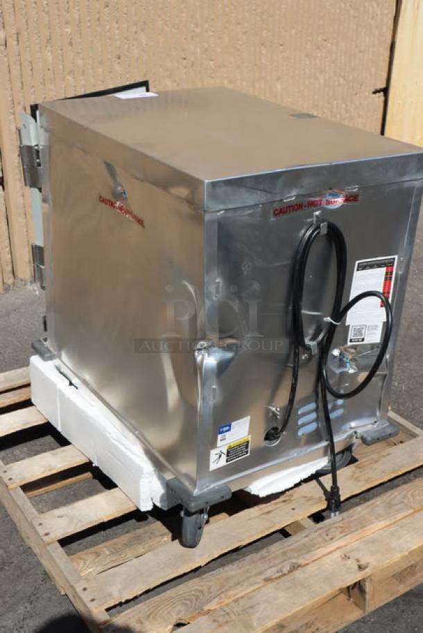 BRAND NEW Avantco HPI-1812 undercounter heated cabinet with clear door, 120V, 1575W. Scratch-n-dent condition, on pallet.