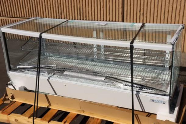 Avantco BCS-60-HC refrigerated bakery display case, 60" white, LED lighting, broken glass, bent frame, ripped power cord.