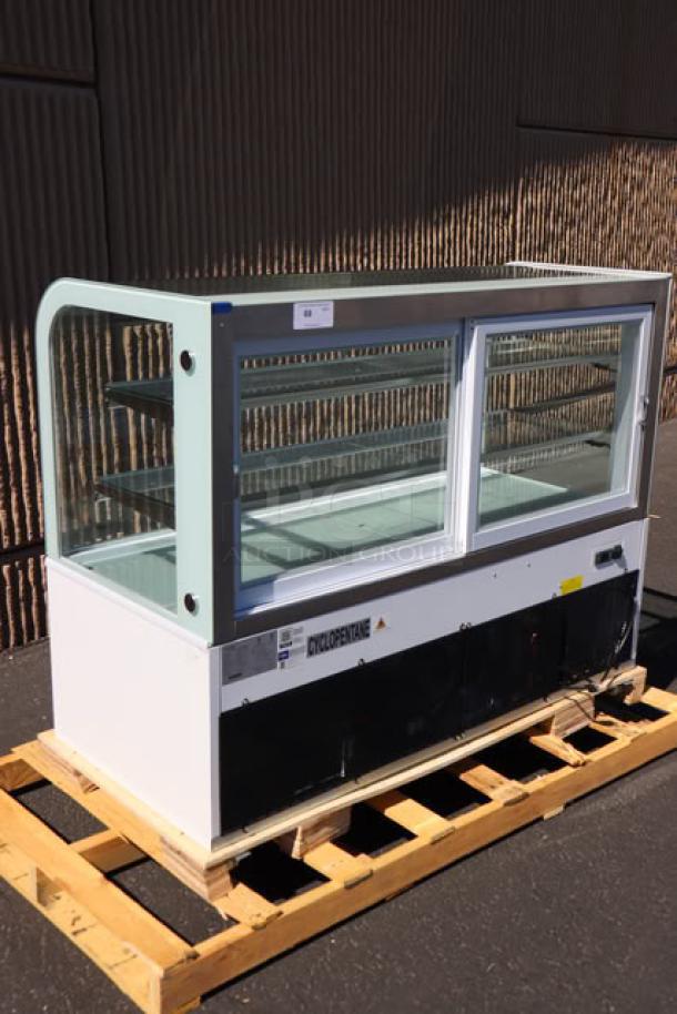 Brand new Avantco BC-60-HC 60" white refrigerated bakery display case. Curved glass, 115V, scratch-n-dent, corner glass broken.