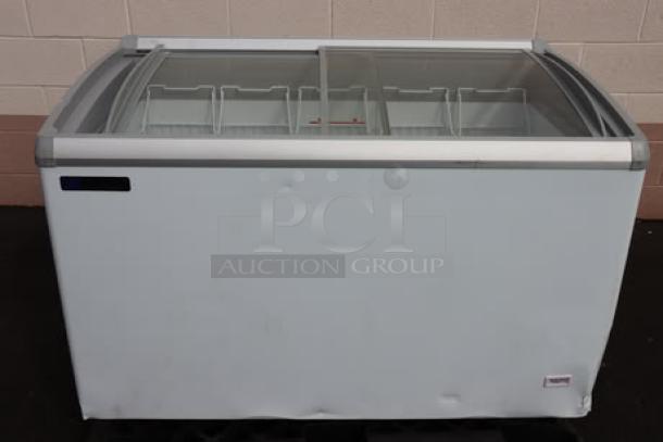 Master-Bilt MSC-49AA 49" curved top display freezer, dented, requires power cord replacement, 115V, 1.5A, serial SD0043200112502270044.