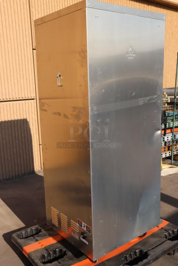 Brand new Metro C519-CFC-4 full-size uninsulated holding/proofing cabinet. Clear door, on commercial casters. 120V, 16A, 1 Phase.