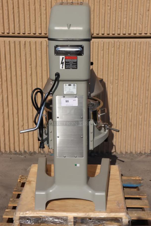 BRAND NEW Globe SP30P 30 Qt. Planetary Floor Pizza Mixer, 1 1/2 hp, 240V. Minor scratch/denting. Includes guard & accessories.