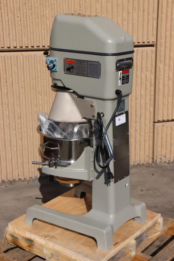 BRAND NEW Globe SP30P 30 Qt. Planetary Mixer, 1.5 hp, 240V, minor scratches, includes guard & accessories.
