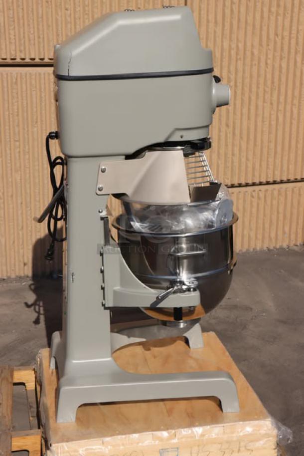 BRAND NEW Globe SP30P 30 Qt. Planetary Floor Pizza Mixer, minor scratches, 1.5 hp, 240V, with guard and accessories.