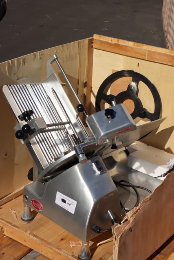Avantco SL713MAN 13" meat slicer, manual, medium-duty, 3/4 hp, 120V, new scratch-n-dent, damaged blade guard bracket.