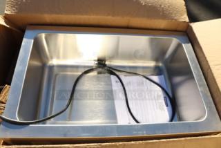 BRAND NEW Nemco 6055A countertop food warmer, 12"x20", 120V, 1200W, with power cord and manual. Minor cosmetic scratching.