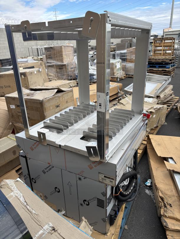 BRAND NEW Cadco Rossella XAF-193 convection oven with damaged outer glass and Cadco OST-195-C stand. Heavy-duty, 4-shelf.