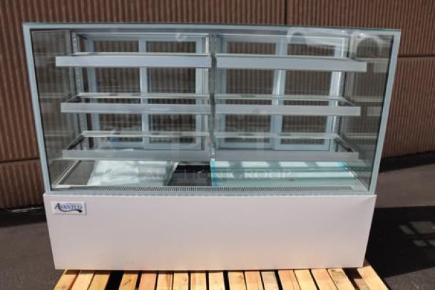 Brand new Avantco BCF-72-HC refrigerated bakery display case, 70 7/8" wide, square glass. Minor defects possible. 115V, 8.5A.
