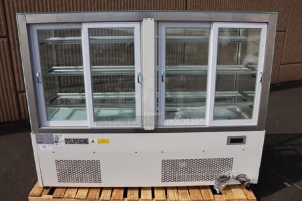 Avantco BCF-72-HC 70 7/8" refrigerated bakery display case, square glass, white, minor scratches. 115V, 8.5A, 1-phase.