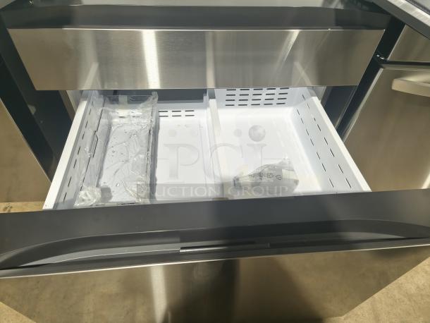 Samsung Bespoke 29 cu ft 4-Door French Door Refrigerator with FlexZone™ Drawer, stainless steel, scratch and dent condition.