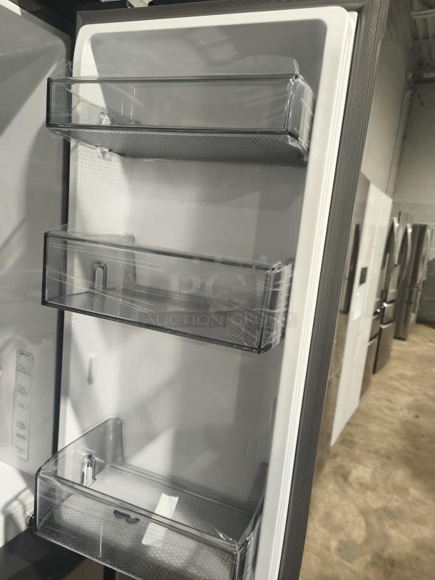 Samsung Bespoke 4-door fridge, model RF70F29DER, inner beverage center, scratch and dent, spacious door bins.