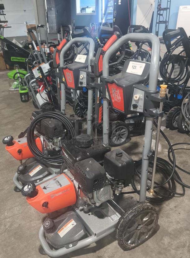 Husqvarna PW-3200 pressure washer, model 022007, 3200 PSI, gas-powered, tested and working, durable design.