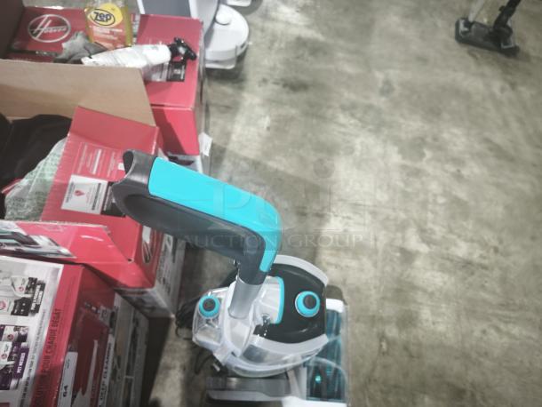 NEW Hoover SmartWash+ Automatic Carpet Cleaner, model RCTR 4000. Features ergonomic handle, pristine condition, boxed.