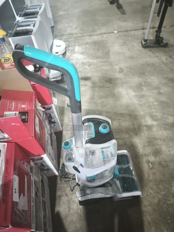 NEW Hoover SmartWash+ Automatic Carpet Cleaner, model RCTR 4000 142nd Ave E, in pristine condition.