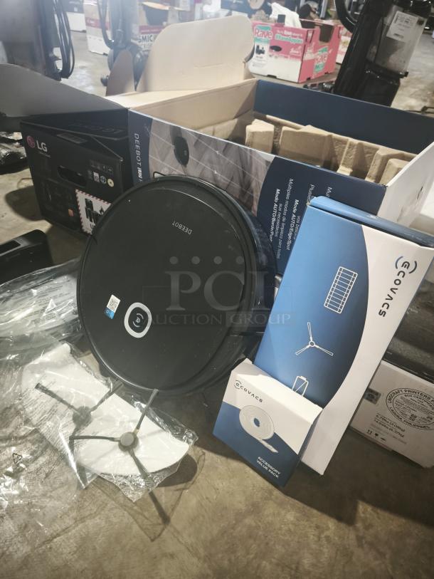 NEW ECOVACS DEEBOT U2 PRO vacuum and mopping robot, includes accessories, in original packaging, unused condition.