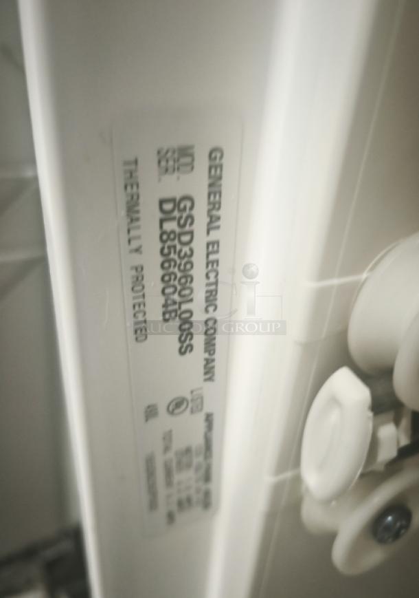 GE Built-In Full-Console Dishwasher model gsd3960L00ss label, indicating thermally protected design.