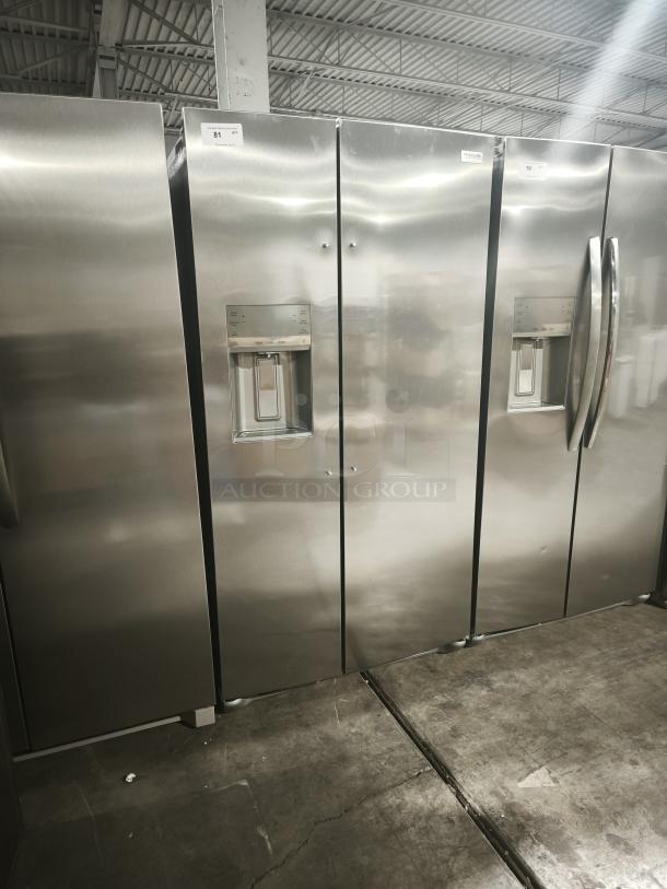 LIKE NEW Frigidaire Gallery 25.6 cu ft side-by-side refrigerator, model GRSS2652AFA, stainless steel, excellent condition.