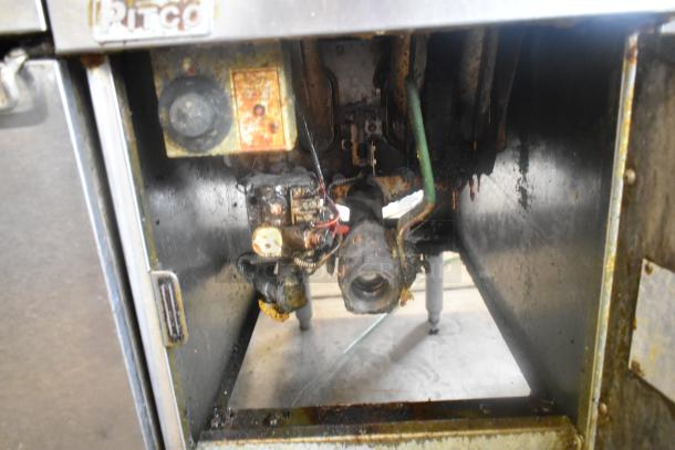 Pitco Frialator SG14 Natural Gas Fryer, stainless steel, 110,000 BTU, interior mechanics view, used condition.