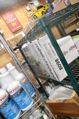 Brand new Robot Coupe MMP190VV Combi Mini 8" immersion blender with 7" whisk in original packaging. Visible scratch and dent.