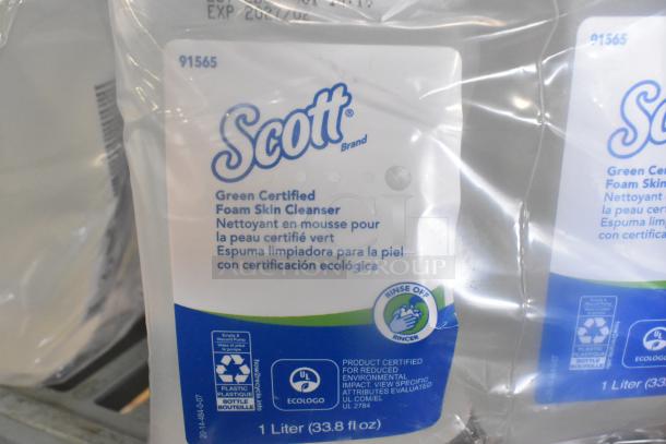 Scott Green Certified Foam Skin Cleanser, 1 liter. Eco-friendly, rinse-off formula with certification details visible.