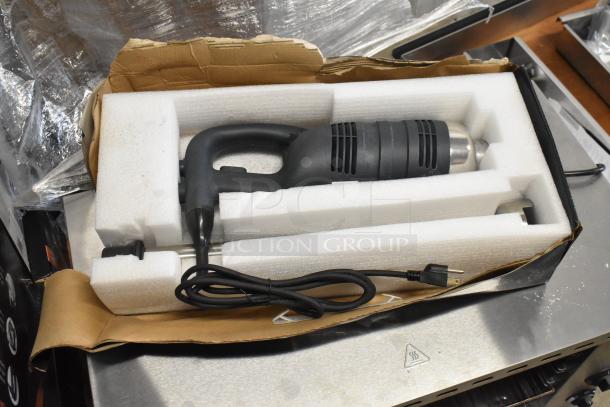 New AvaMix 928IBHD21 21" heavy-duty immersion blender, 1 1/4 hp, variable speed, 120V, boxed with minor box damage.