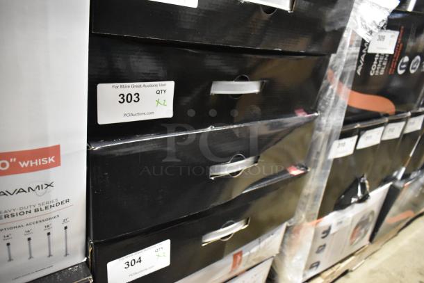 New AvaMix 928IBHDW10 Immersion Blender with 10" Whisk, heavy-duty, 1 1/4 hp, visible auction labels showing quantity.
