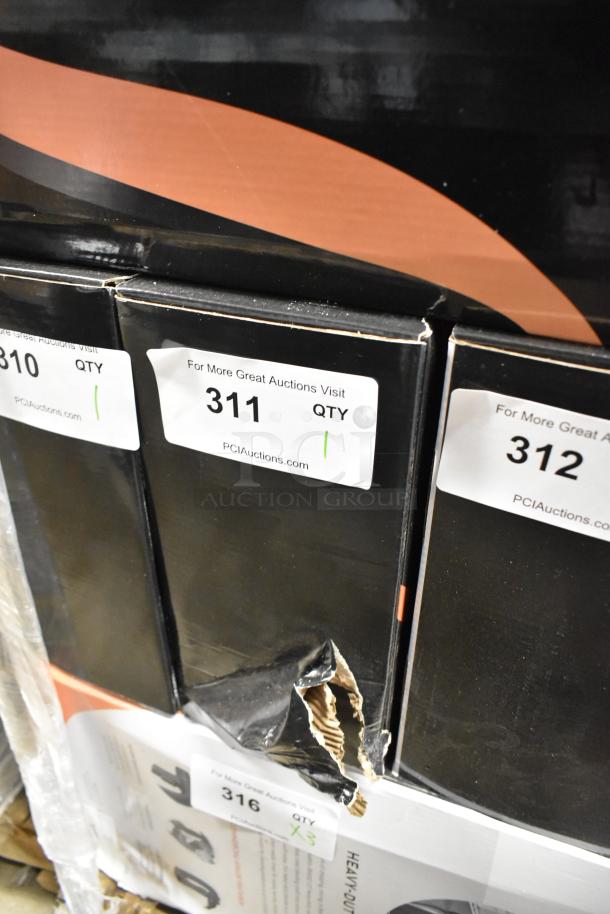 Box with minor damage containing AvaMix 928IBHD12 12" heavy-duty immersion blender, 1 1/4 hp, 120 volts.
