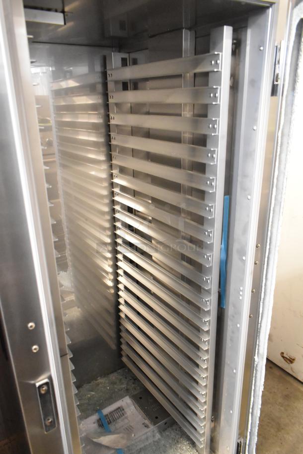 BRAND NEW SCRATCH AND DENT! 2025 Metro C569-SFC-L heated cabinet on casters. Features broken glass. 120V, 1 Phase.