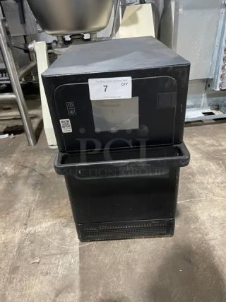 MerryChef Eikon E2S black electric high-speed cook oven, model Eikon E2S, 208/240V 1 Phase, excellent condition.