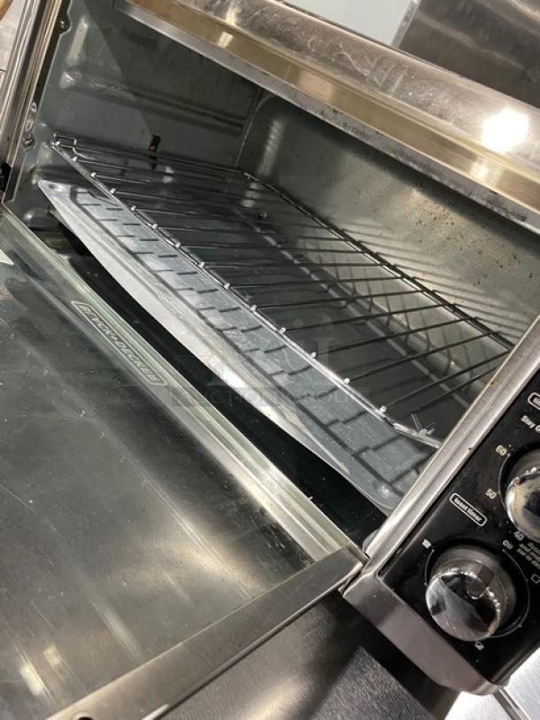 BLACK+DECKER TO3250XSB stainless steel convection toaster oven, extra wide, with control dials, 120V, excellent condition.