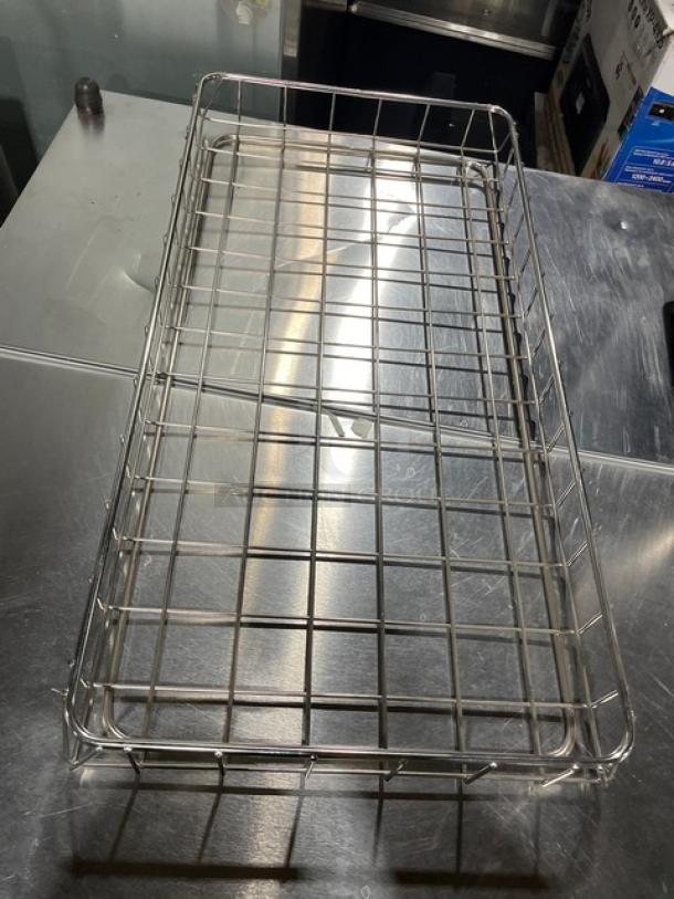 Commercial chrome-plated full-size bagel/pastry wired rack, durable condition, grid design, ideal for bakery displays.