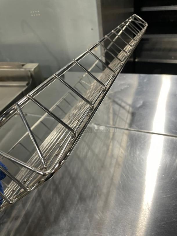 Commercial chrome-plated full-size bagel/pastry wired rack, excellent condition, sleek and sturdy design.
