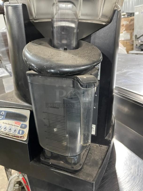 Vita-Mix VM0126 commercial blender, clear polycarbonate container, double insulated hopper, countertop model, 120V, used condition.